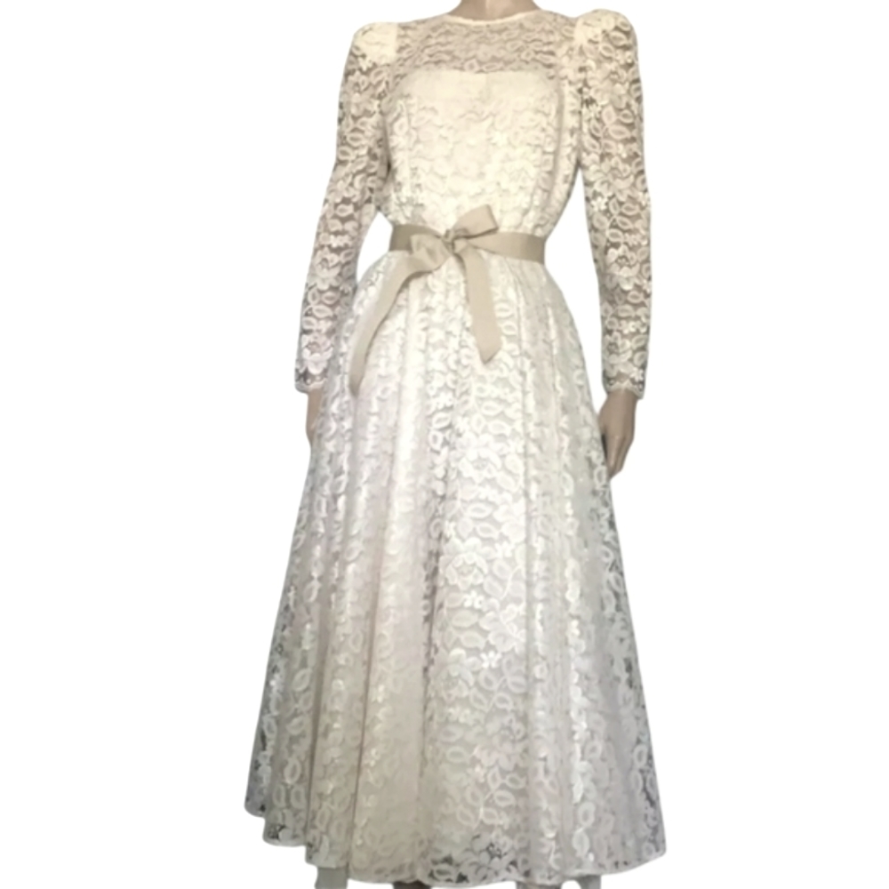 COPY - Cachet By Bari Protas Baige Flower Lace Dr…